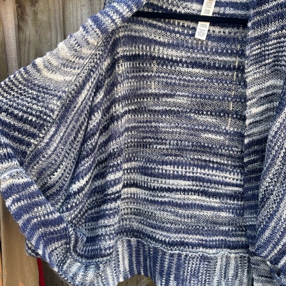 Chicos Cozy Crocheted Metallic Knit Colleen Cocoon Cardigan Sweater - Picture 8 of 10